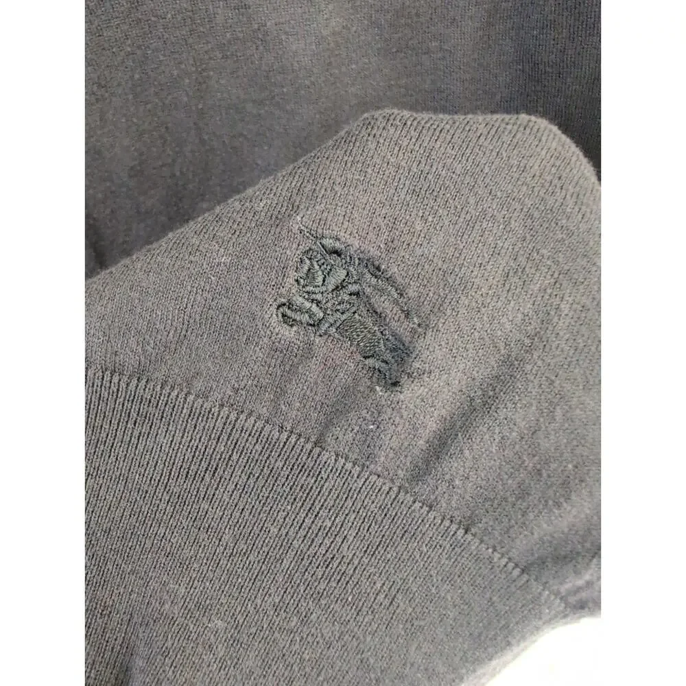 Burberry London Cotton Lightweight V-Neck Sweater in Black size Large